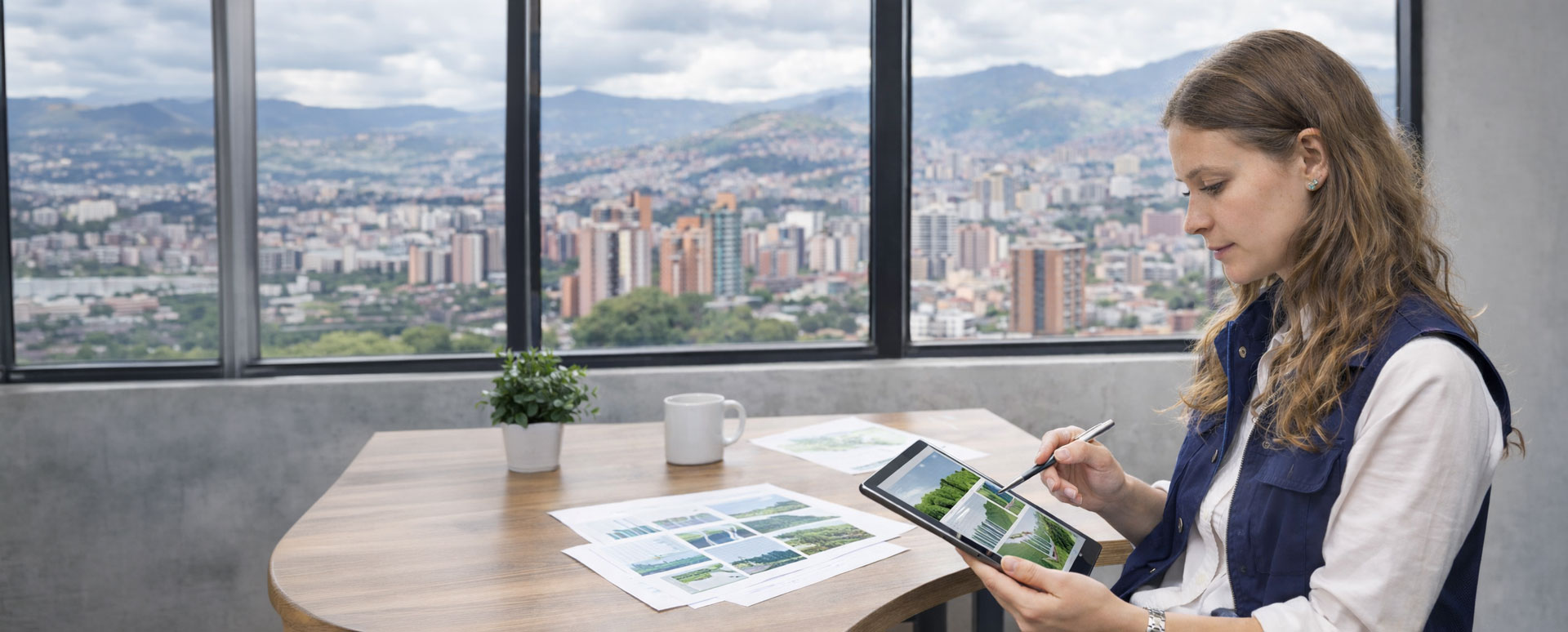 Logo Banner Asesorias — empresa con auditoría ambiental periódica en Colombia